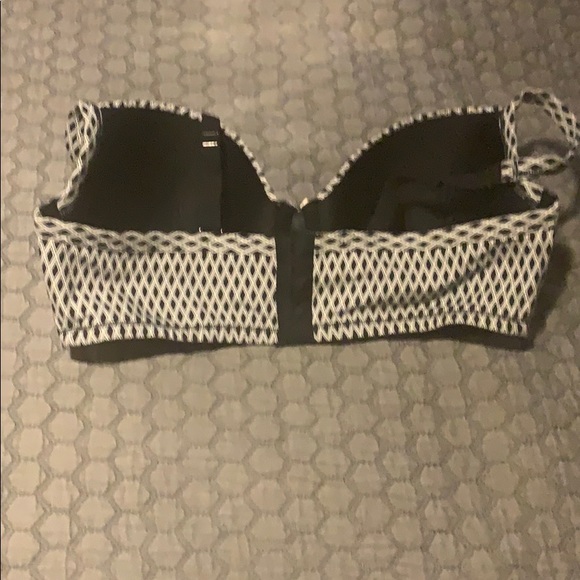Black and White Diamond Pattern Bra 40DDD - Picture 4 of 7